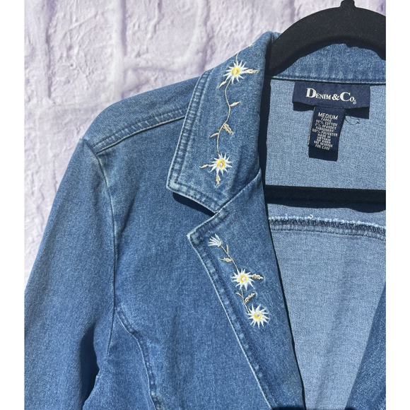 Denim & Co Womens Size M Denim Blazer Embroidered Daisy Jacket Cottage - Picture 3 of 7